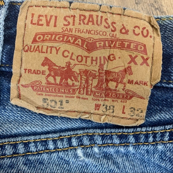 Mens Levi’s 501 Button Fly Distressed Jeans 38x32 - Picture 3 of 6